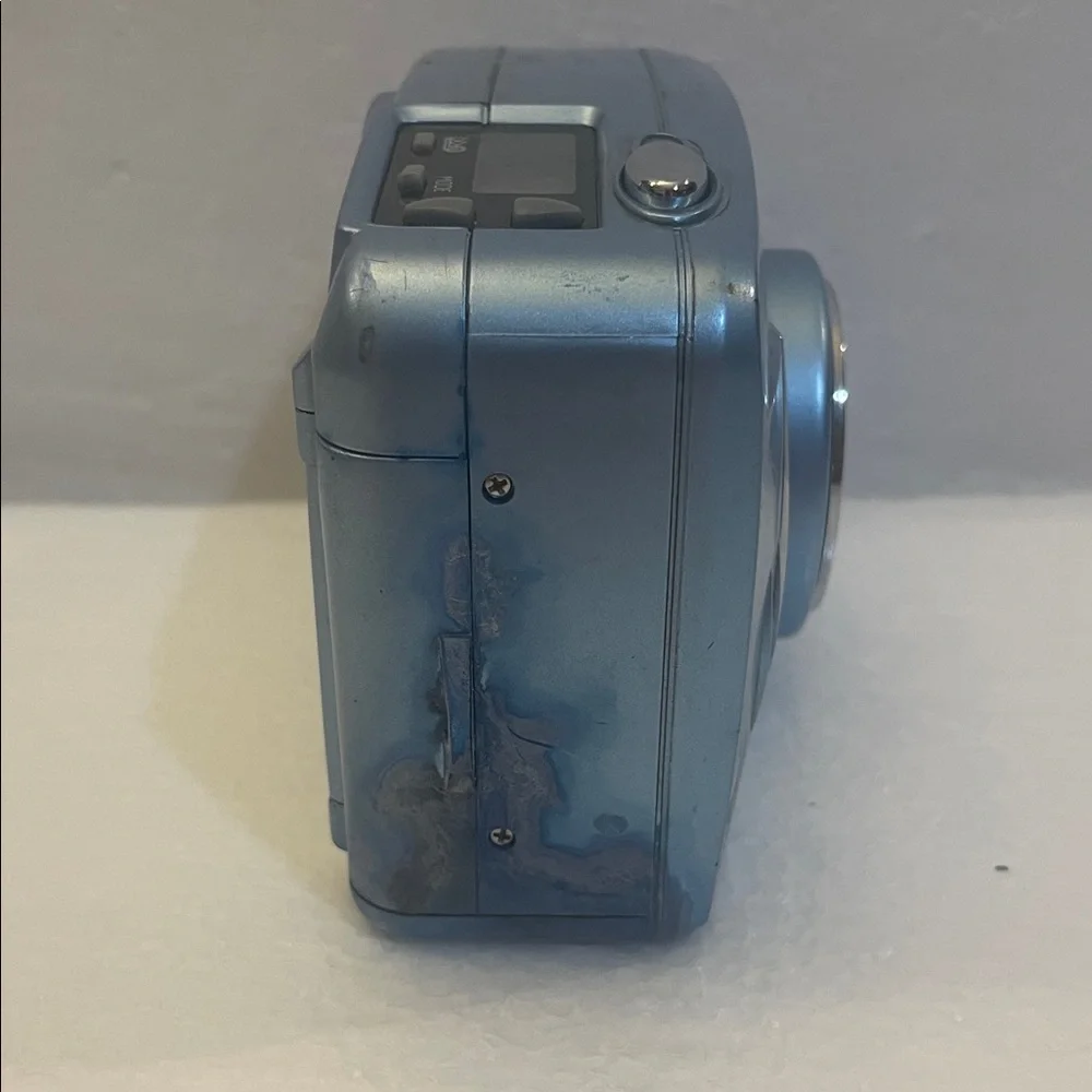 Polaroid Camera Power Zoom Lens point shoot 35MM film blue model PZ2001
